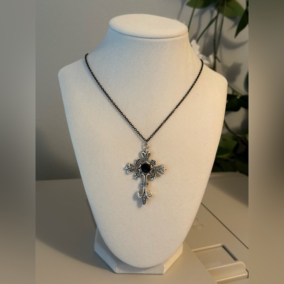 Gothic Dark Silver Cross Vampire Necklace Chain Jewelry Halloween - Picture 3 of 7